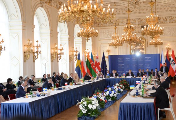 Уверенность и решительность, продемонстрированные Президентом Ильхамом Алиевым на Пражском саммите, - показатель растущего авторитета Азербайджанского государства на международной арене