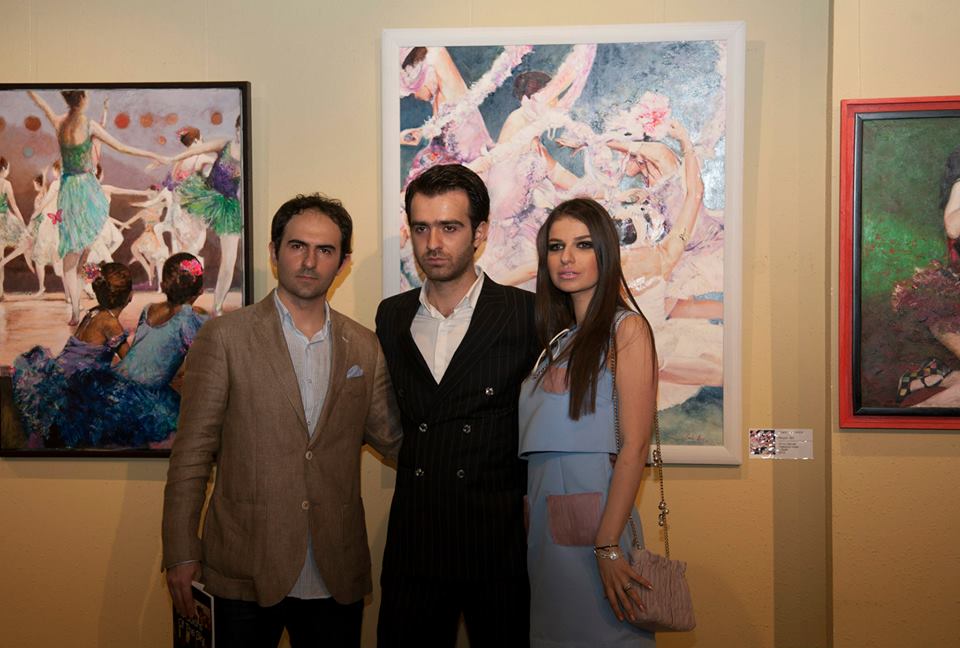 Художник Эмиль Азиз показал в Баку "Краски небес" (ФОТО)