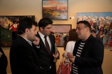 Художник Эмиль Азиз показал в Баку "Краски небес" (ФОТО)