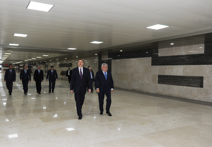 Президент Ильхам Алиев принял участие в открытии нового автотоннеля и подземного пешеходного перехода в Баку (ФОТО)