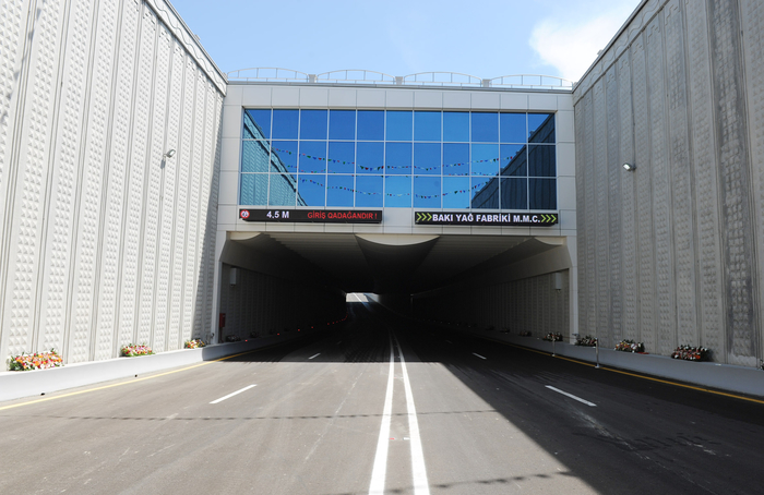 Президент Ильхам Алиев принял участие в открытии нового автотоннеля и подземного пешеходного перехода в Баку (ФОТО)