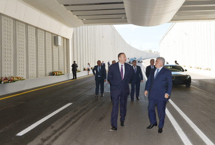 Президент Ильхам Алиев принял участие в открытии нового автотоннеля и подземного пешеходного перехода в Баку (ФОТО)
