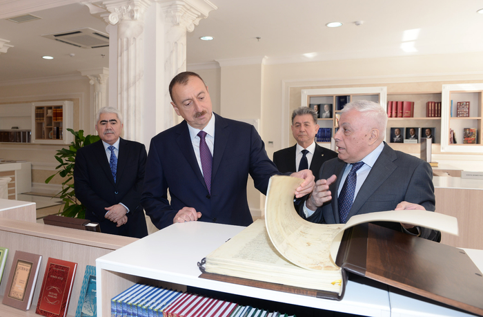 Президент Азербайджана принял участие в открытии нового здания Научного центра "Азербайджанская национальная энциклопедия" (ФОТО)