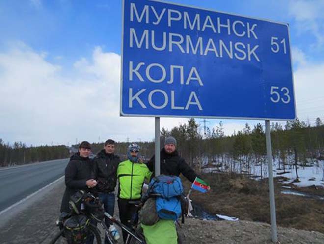 Велопутешественник Рамиль Зиядов по снегу достиг Мурманска и Лапландии (ФОТО)
