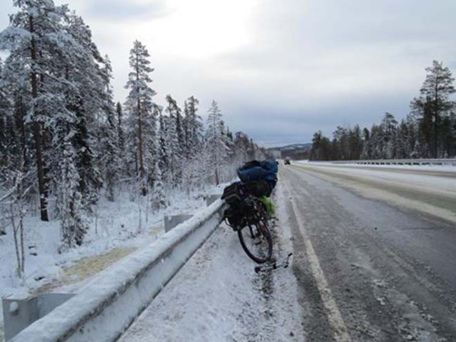 Велопутешественник Рамиль Зиядов по снегу достиг Мурманска и Лапландии (ФОТО)