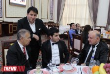 Торжественная церемония награждения премией "Zirvədəkilər" в Баку - звезды на красной дорожке (ФОТО)