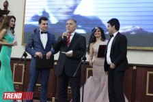 Торжественная церемония награждения премией "Zirvədəkilər" в Баку - звезды на красной дорожке (ФОТО)