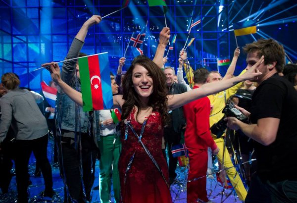 Пользователи соцсетей выбрали для Диляры Кязимовой песню Adele "Hello" (ВИДЕО)