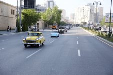 В Баку состоялся пробег классических автомобилей, посвященный 91-й годовщине со дня рождения общенационального лидера Гейдара Алиева (ФОТО)