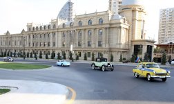 В Баку состоялся пробег классических автомобилей, посвященный 91-й годовщине со дня рождения общенационального лидера Гейдара Алиева (ФОТО)