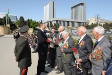 Президент Ильхам Алиев: В Азербайджане к ветеранам проявляются большое внимание и забота (версия 2) (ФОТО)