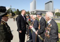 Президент Ильхам Алиев: В Азербайджане к ветеранам проявляются большое внимание и забота (версия 2) (ФОТО)