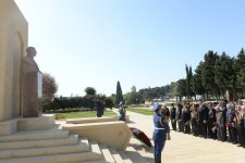 Президент Ильхам Алиев: В Азербайджане к ветеранам проявляются большое внимание и забота (версия 2) (ФОТО)