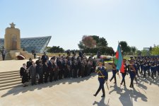 Президент Ильхам Алиев: В Азербайджане к ветеранам проявляются большое внимание и забота (версия 2) (ФОТО)