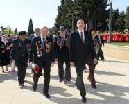 Президент Ильхам Алиев: В Азербайджане к ветеранам проявляются большое внимание и забота (версия 2) (ФОТО)