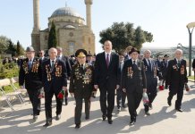 Президент Ильхам Алиев: В Азербайджане к ветеранам проявляются большое внимание и забота (версия 2) (ФОТО)