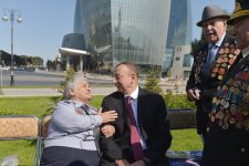 Президент Ильхам Алиев: В Азербайджане к ветеранам проявляются большое внимание и забота (версия 2) (ФОТО)