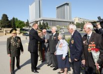 Президент Ильхам Алиев: В Азербайджане к ветеранам проявляются большое внимание и забота (версия 2) (ФОТО)