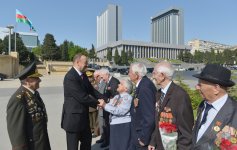 Президент Ильхам Алиев: В Азербайджане к ветеранам проявляются большое внимание и забота (версия 2) (ФОТО)