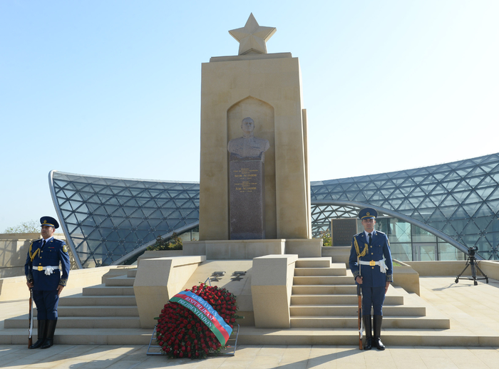 Президент Ильхам Алиев: В Азербайджане к ветеранам проявляются большое внимание и забота (версия 2) (ФОТО)