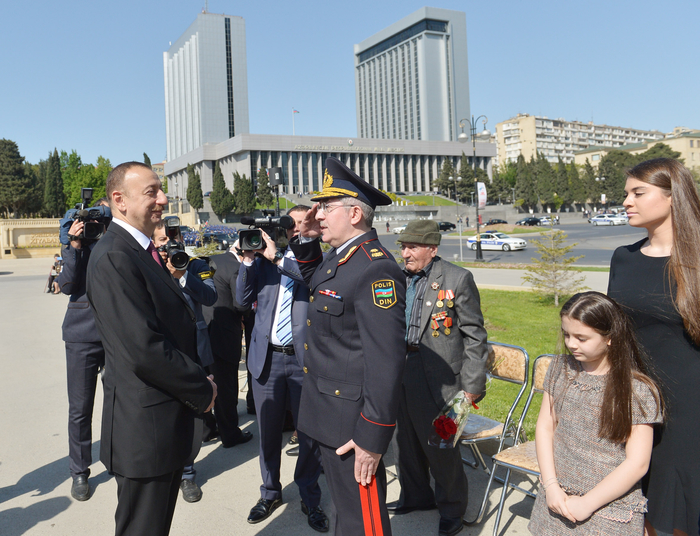 Президент Ильхам Алиев: В Азербайджане к ветеранам проявляются большое внимание и забота (версия 2) (ФОТО)