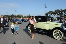 В Баку состоялся пробег классических автомобилей, посвященный 91-й годовщине со дня рождения общенационального лидера Гейдара Алиева (ФОТО)