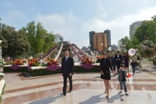 Президент Азербайджана и его супруга приняли участие в Празднике цветов (ФОТО)
