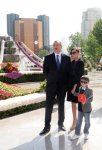 Президент Азербайджана и его супруга приняли участие в Празднике цветов (ФОТО)