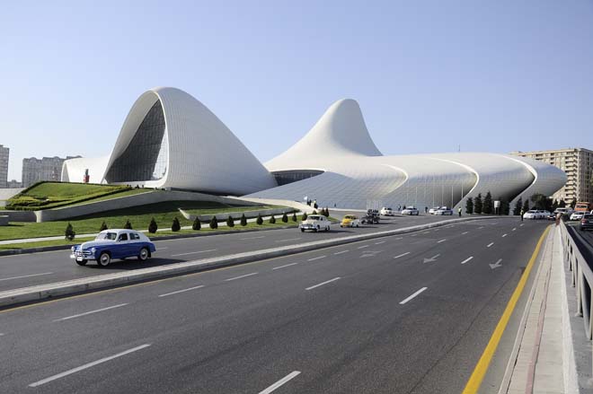 В Баку состоялся пробег классических автомобилей, посвященный 91-й годовщине со дня рождения общенационального лидера Гейдара Алиева (ФОТО)