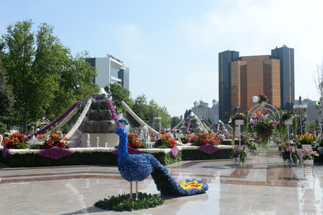 Президент Азербайджана и его супруга приняли участие в Празднике цветов (ФОТО)