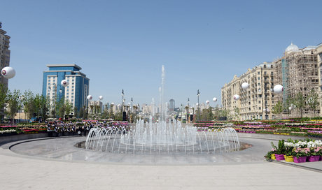 Президент Азербайджана и его супруга приняли участие в Празднике цветов (ФОТО)