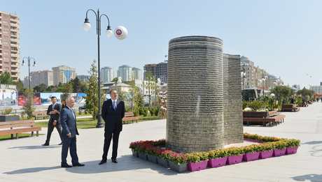 Президент Азербайджана и его супруга приняли участие в Празднике цветов (ФОТО)