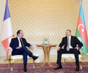 Состоялась встреча один на один президентов Азербайджана и Франции (ФОТО)