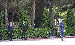 В Баку состоялась официальная церемония встречи Президента Франции (ФОТО)