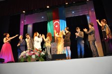 В Мингячевире прошел концерт Розы Зяргярли "Mənimlə mənsiz" (ФОТО)