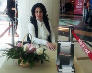 Ханым Исмайылгызы провела автограф-сессию новой книги "Дождь молитв" (ФОТО)