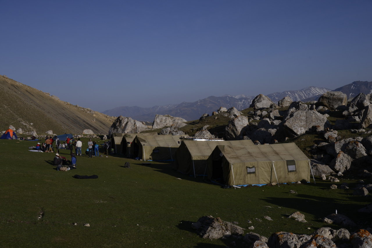 Члены Объединения фотографов Азербайджана совершили восхождение на пик имени Гейдара Алиева (ФОТО)