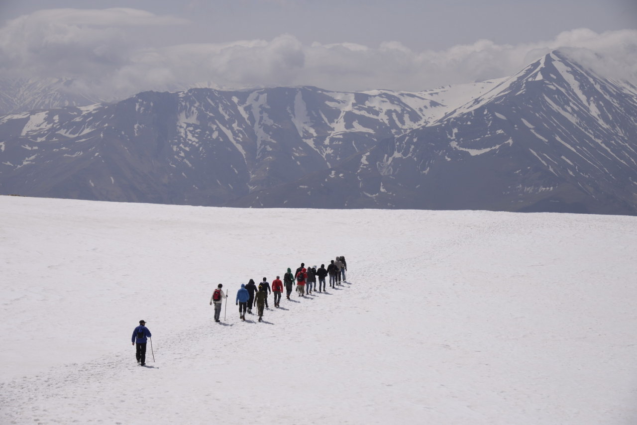 Члены Объединения фотографов Азербайджана совершили восхождение на пик имени Гейдара Алиева (ФОТО)
