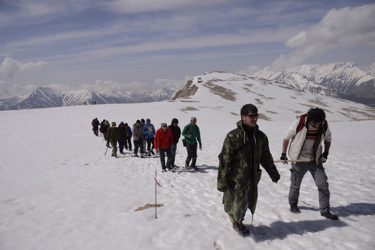 Члены Объединения фотографов Азербайджана совершили восхождение на пик имени Гейдара Алиева (ФОТО)