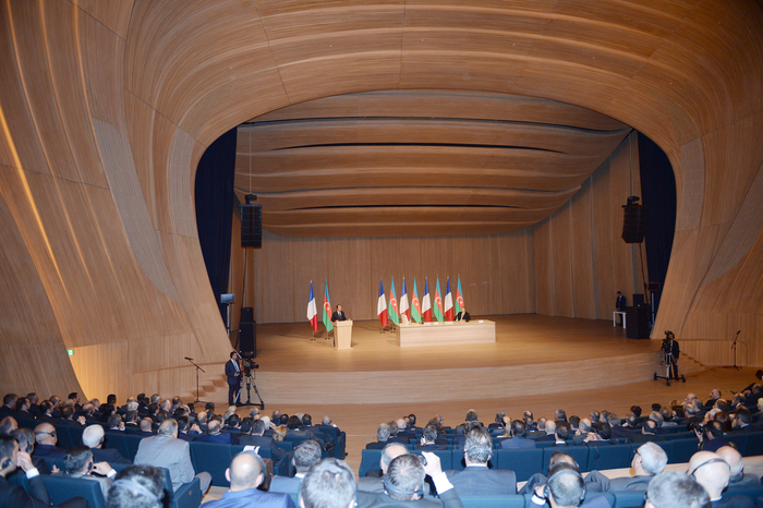 Президенты Азербайджана и Франции принимают участие в совместном бизнес-форуме (ФОТО)