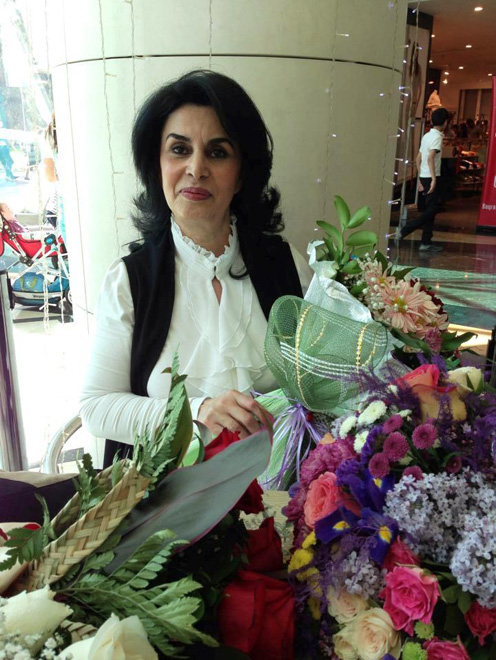 Ханым Исмайылгызы провела автограф-сессию новой книги "Дождь молитв" (ФОТО)