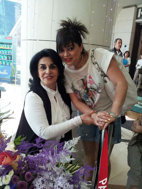 Ханым Исмайылгызы провела автограф-сессию новой книги "Дождь молитв" (ФОТО)