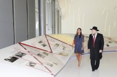 Президент Федерации еврейской общины России ознакомился с Центром Гейдара Алиева (ФОТО)