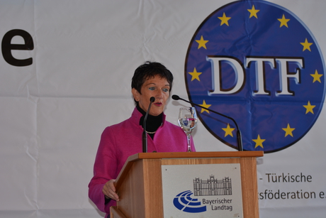 Первая леди Азербайджана Мехрибан Алиева удостоена почетной награды Федерации турецко-германской дружбы (ФОТО)