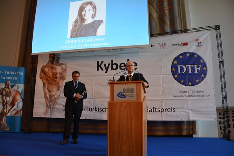 Первая леди Азербайджана Мехрибан Алиева удостоена почетной награды Федерации турецко-германской дружбы (ФОТО)