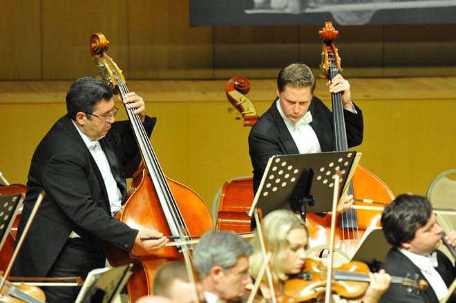 Победитель конкурса имени королевы Елизаветы Денис Кожухин выступил в Баку (ФОТО)