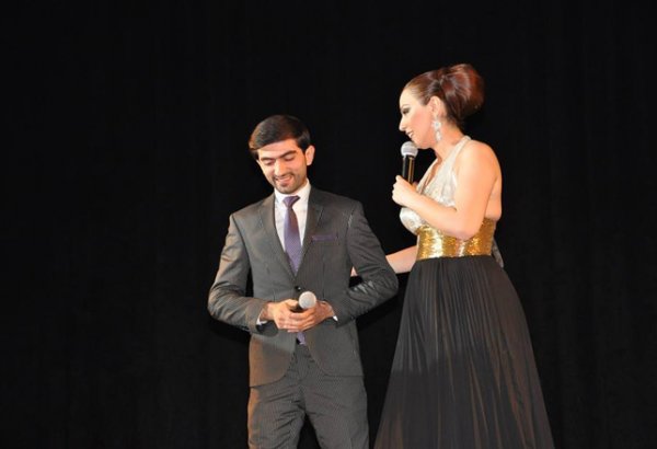 Солист Госфилармонии Турал Азимов реализует проект в жанре лирического кино