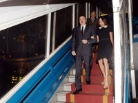 Президент Азербайджана прибыл с государственным визитом во Вьетнам (ФОТО)