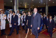 Президент Азербайджана прибыл с государственным визитом во Вьетнам (ФОТО)