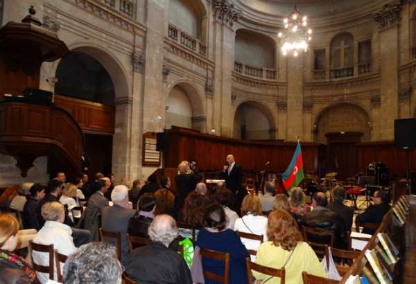 Эстрадно-фольклорный ансамбль "Джанги" принял участие на фестивале в Париже (ФОТО)